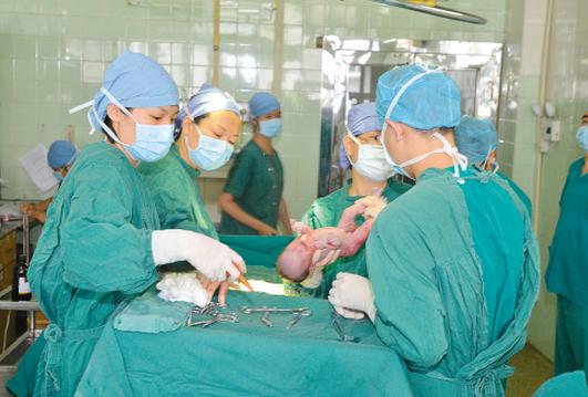 剖腹产四个月肚子隐痛，原因、对策与关注